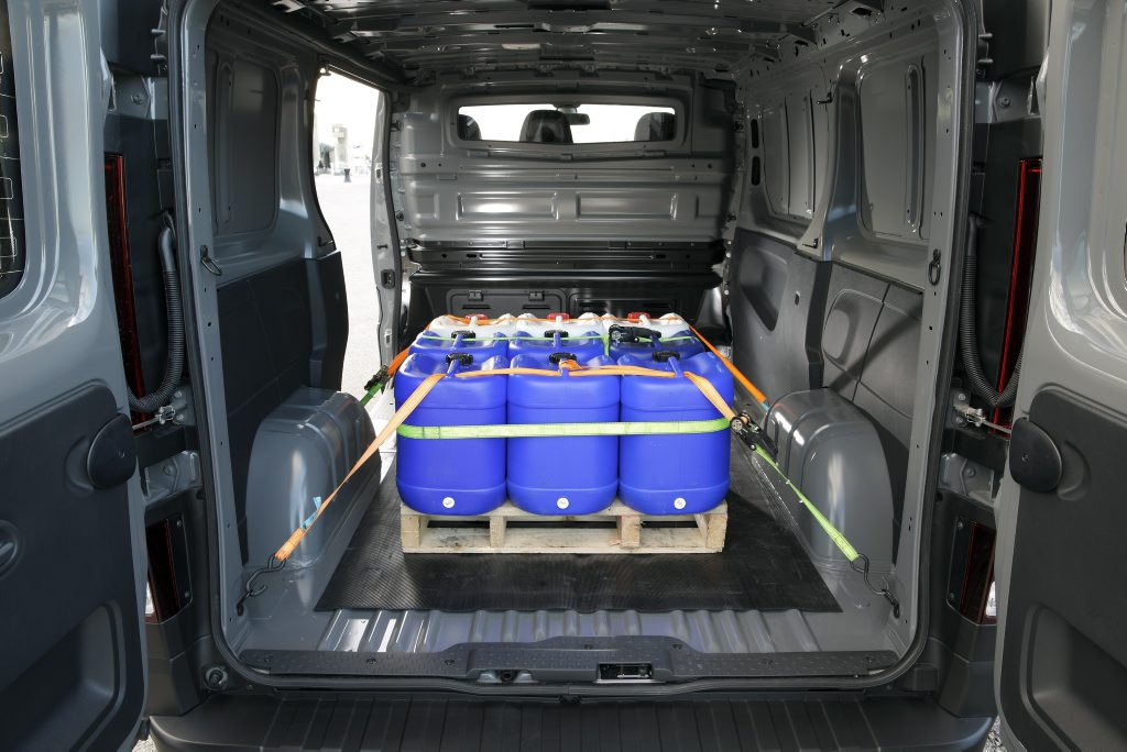 LOAD SPACE: Trafic has a payload of 1237kg and a towing capacity of 2000kg (braked). LOAD SPACE: Trafic has a payload of 1237kg and a towing capacity of 2000kg (braked).